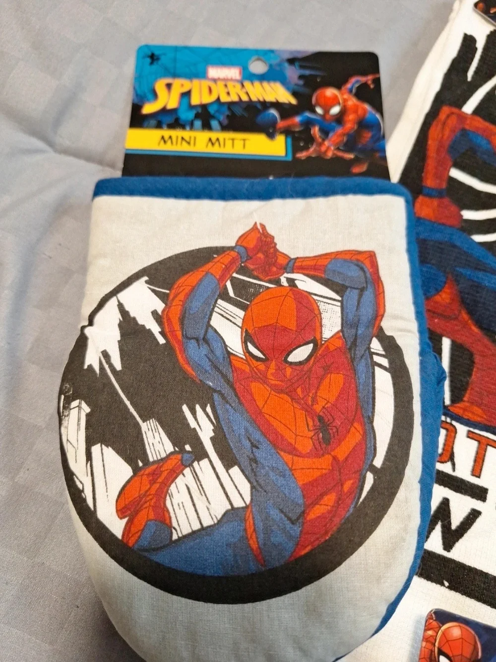 Marvel Spider-Man Kitchen Towel & Oven Mitt Set - Red, Blue, White